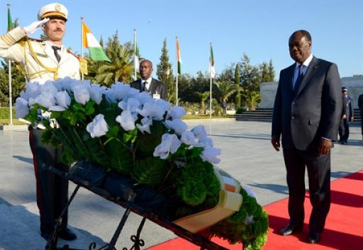 Le Président ivoirien se recueille à El Alia à la mémoire des martyrs de la Guerre de libération nationale