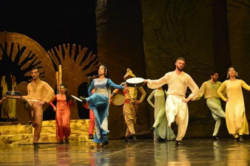 Le spectacle « La flamme du Sahara » du ballet national séduit les Constantinois