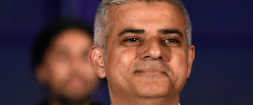 Le travailliste Sadiq Khan devient le premier maire musulman de Londres