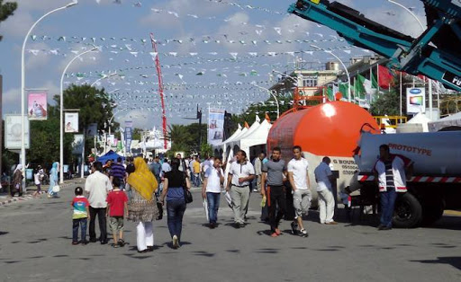 Les centres de péage de l’autoroute n’ouvriront pas avant 2017