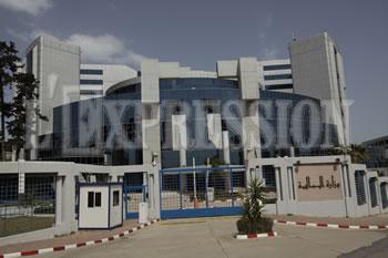 Les experts alertent le gouvernement de Sellal: « Benkhelfa s&rsquo;est précipité »