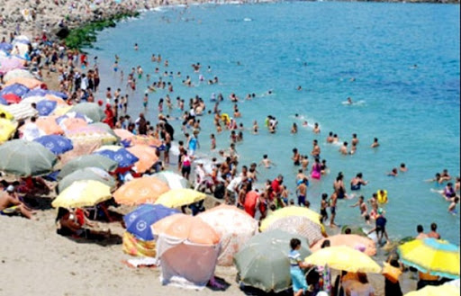 Les plages d&rsquo;Alger se font belles pour accueillir les estivants