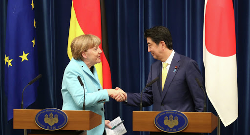 Merkel à Abe: et si le Japon intégrait l&rsquo;Otan?