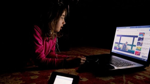 Nécessité de prémunir les enfants contre les dangers des TIC