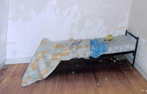 Sa famille l’a enfermé dans une cave à Béjaïa : La terrifiante histoire d’un homme séquestré depuis 31 ans