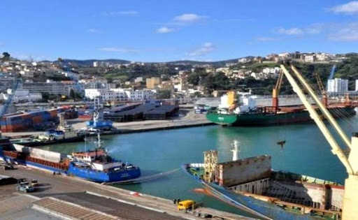 Signature de conventions de partenariat entre le port de Skikda et des exportateurs