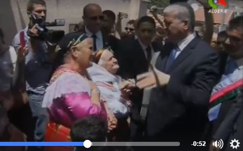 Vidéo: L’opération «ingénieuse» de communication menée par Sellal en Kabylie