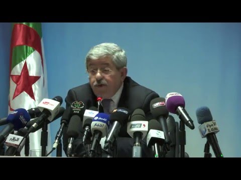 Vidéo: Ouyahia pas à l’aise avec les réseaux sociaux