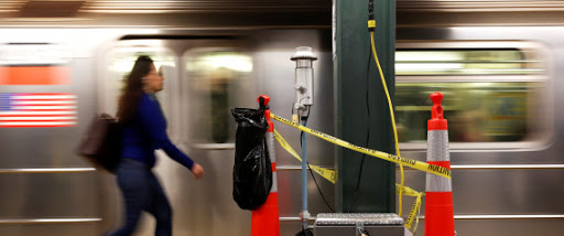 Agressées dans le métro newyorkais, deux femmes voilées défendues par toute une rame
