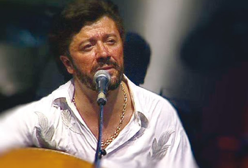 Célébration du 18e anniversaire de l’assassinat de Matoub Lounès: Les chefs de daïra de la Kabylie instruits de participer à l’événement