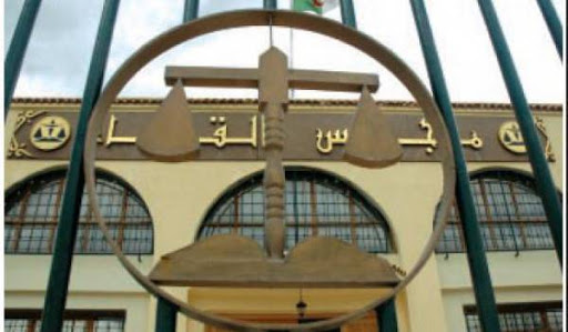 Délit d’opinion sur Facebook : trois Algériens jetés en prison !