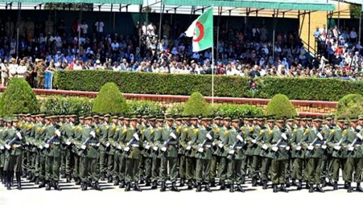 Eddalia présente un exposé sur les deux projets de loi relatifs aux officiers de réserves et aux fonctionnaires militaires