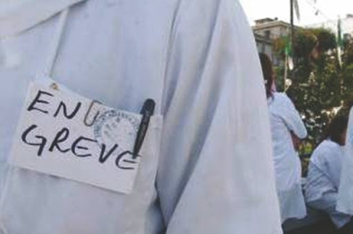 En solidarité avec une collègue suspendue: Sit-in à Sidi Bel-Abbès des médecins de l’EHS de psychiatrie