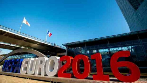 Football: un Euro-2016 prometteur sur fond de crise sociale en France