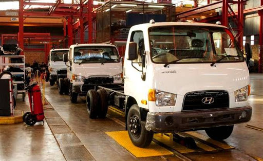 Global motors industrie entame la production de camions