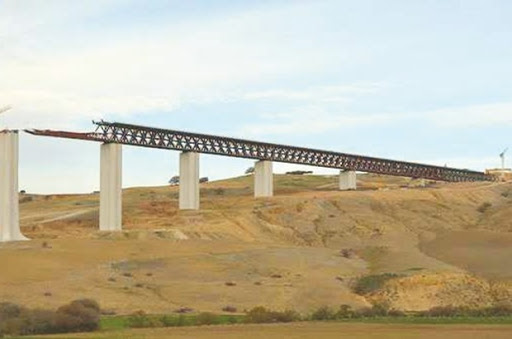Il ponctue le tracé de la ligne ferroviaire grande vitesse: Le plus grand viaduc d’Afrique en construction à Tlemcen