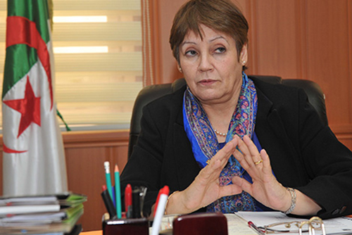 La ministre de l’éducation, bête noire des conservateurs en Algérie