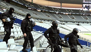 Les autorités françaises craignent le pire: 10 000 nouveaux policiers pour sécuriser l’Euro 2016