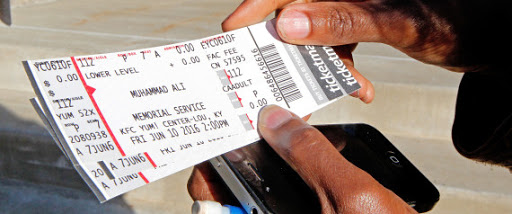 Les billets d’accès aux obsèques de Mohamed Ali vendus au marché noir