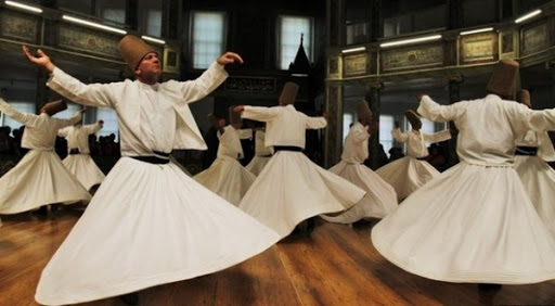 Les « Derwiches tourneurs », un des plus anciens rituels du soufisme en concert à Alger