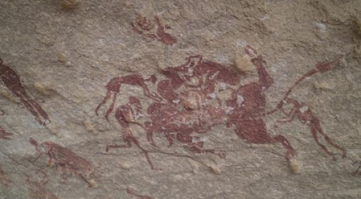 Patrimoine : appel à élaborer un plan de protection des sites de gravures rupestres à Nâama