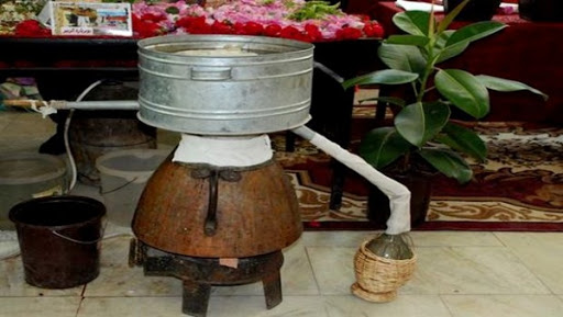 Ramadhan à Blida: engouement pour l’eau de fleurs de distillation