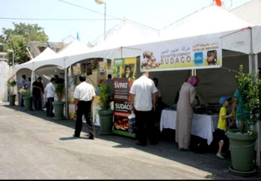 Ramadhan: des clients préfèrent s’approvisionner à des prix raisonnables au marché aménagé à la place 1er-Mai