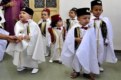 Solidarité avec les familles démunies à Bouira: Circoncision d’un millier d’enfants