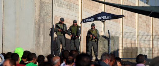 Territoires palestiniens: l’occupation boucle la Cisjordanie et Ghaza, bloque l’accès à la mosquée Al-Aqsa