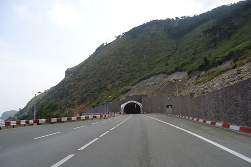 Trois ponts et deux tunnels menacent des milliers d’Algériens de mort