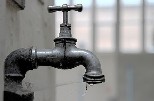 Une panne d’alimentation à partir du barrage de Koudiat Acerdoune: Médéa sans eau depuis samedi