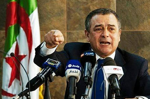 VIDEO. «Je refuse que tu me gouverne … T’es un fils de Harki»