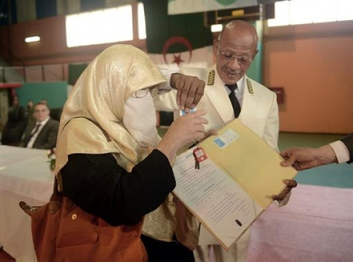 Wilaya d’Alger: Plus de 2000 clefs remises aux bénéficiaires des logements LSP