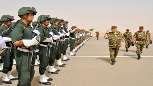 Au 2e jour de sa visite à la 6e RM, Gaïd Salah s’enquiert de la disponibilité des unités déployées sur les frontières