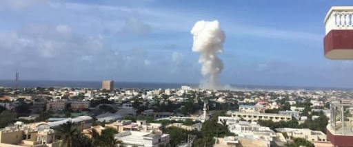 Au moins huit morts dans l’explosion de deux bombes près de l’aéroport de Mogadiscio en Somalie