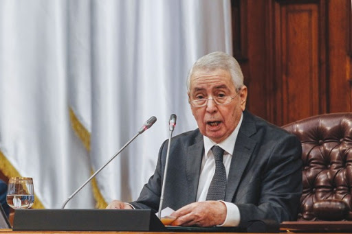 Bensalah s’entretient avec Fayez al-Sarraj en marge des travaux du 27ème sommet arabe de Nouakchott