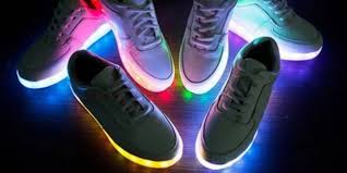 Des chaussures connectées et lumineuses