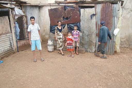 Elle réside dans un taudis depuis une décennie à El-Malah La famille “Ahl El-Kahf” attend un geste des autorités