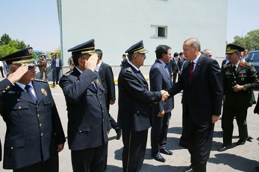 Erdogan somme les Occidentaux de se « mêler de leurs affaires »