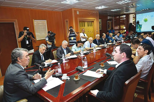 Il a rencontré hier les syndicats et les organisations estudiantines: Hadjar annonce des mesures pour une rentrée apaisée