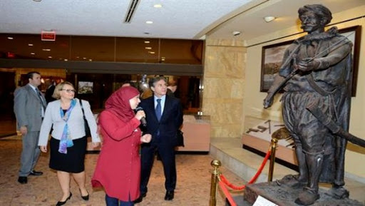 Le secrétaire d’Etat adjoint américain visite le Musée Moudjahid