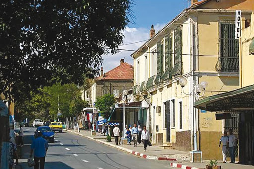 L’été à Bouira Quête de fraîcheur : entre débrouillardise et inconscience