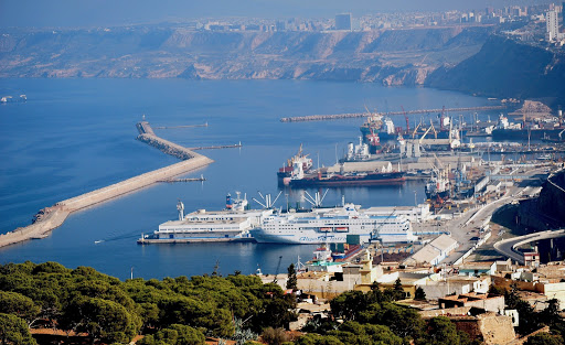 Port d’Oran: exportation de plus de 12.000 tonnes de marchandises
