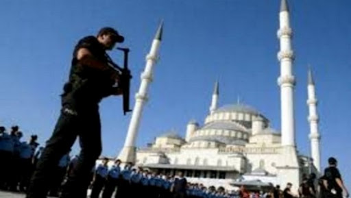 Putsch raté en Turquie: poursuite des arrestations par le gouvernement, l’Etat d’urgence en vigueur