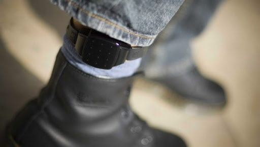 Substitut de la détention provisoire: des essais en cours pour le choix du meilleur bracelet électronique