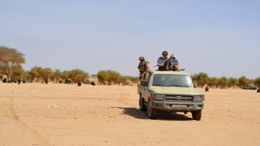 Un contrebandier neutralisé, un autre arrêté et des munitions récupérées à Béchar (MDN)