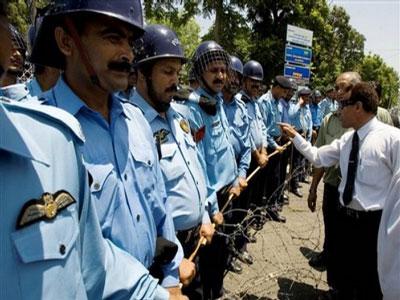 L’opposition pakistanaise veut isoler le président Zardari