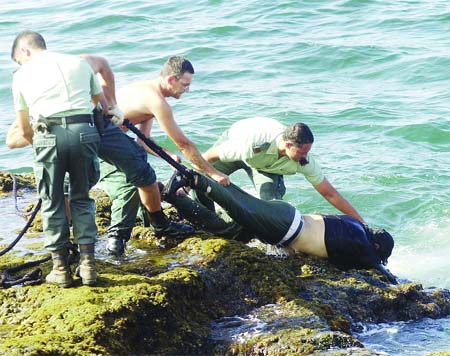 2 harragas algériens tabassés par des militaires en Italie