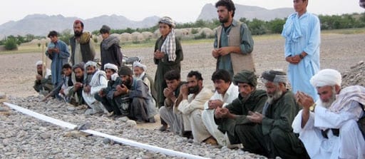 Afghanistan : Karzaï réclame la fin des frappes