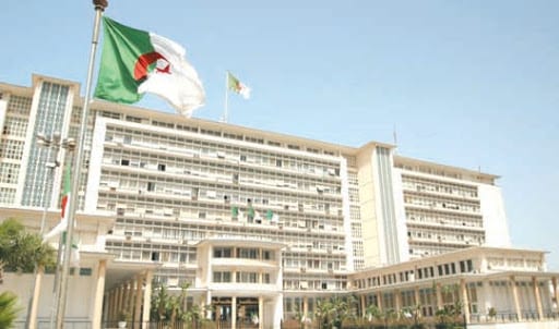 Algérie Politique : Le remaniement ministériel serait pour début 2010